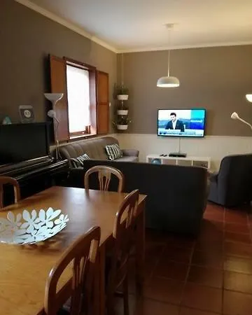 Abrigo Da Geira House منزل للإقامة